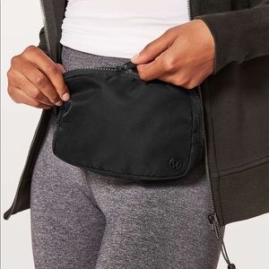 Lululemon Everywhere Belt Bag Black